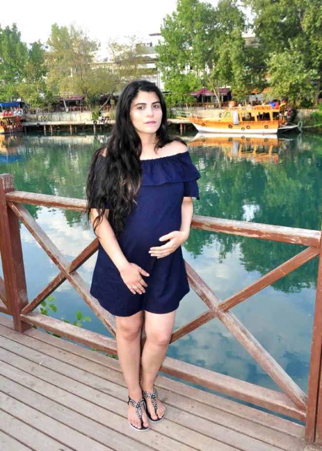 Şəkillər çəkdirdilər: 8 kişi hücum etdi - FOTOLAR